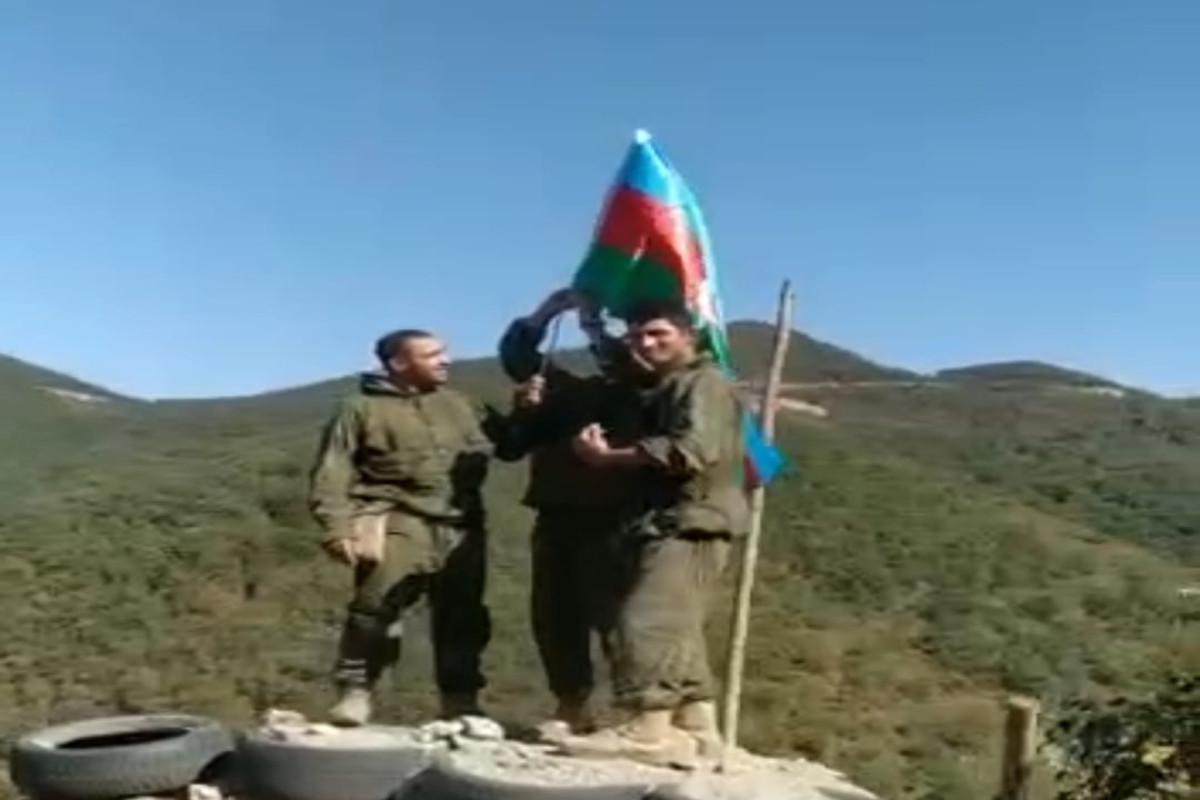Daha bir strateji yüksəklikdə Azərbaycan bayrağı dalğalanır - VİDEO 