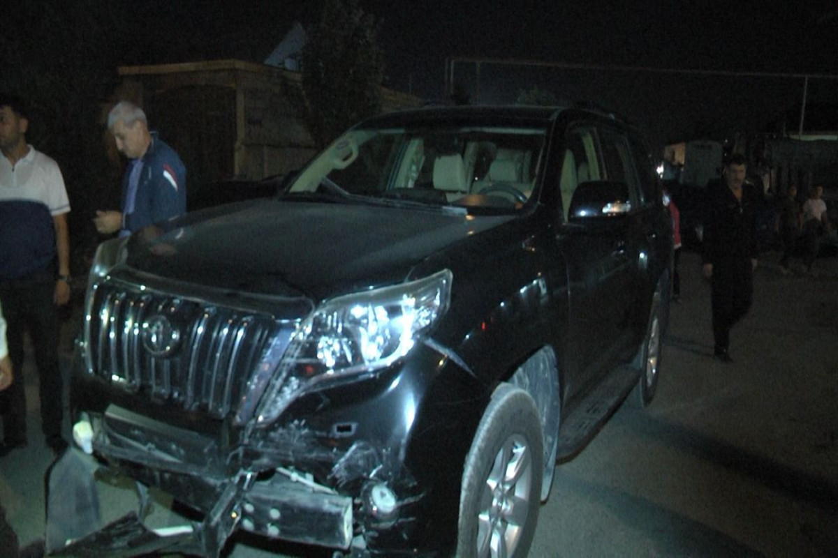 Столкновение двух машин в Баку привело к пробке на дороге-ФОТО 