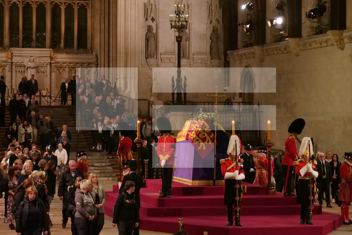 Queen laid to rest, Royal Family says-VIDEO 
