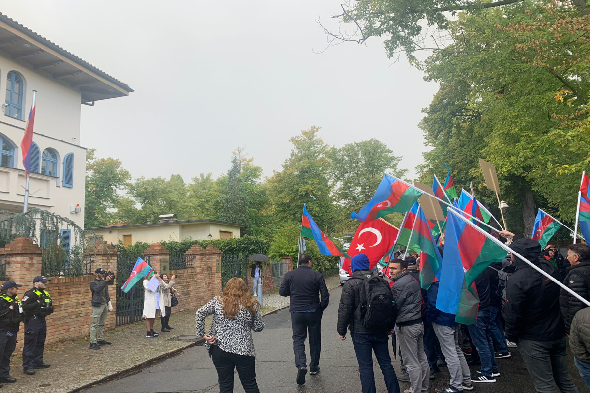 Azerbaijani community held a picket in front of the Armenian embassy in Berlin-PHOTO 