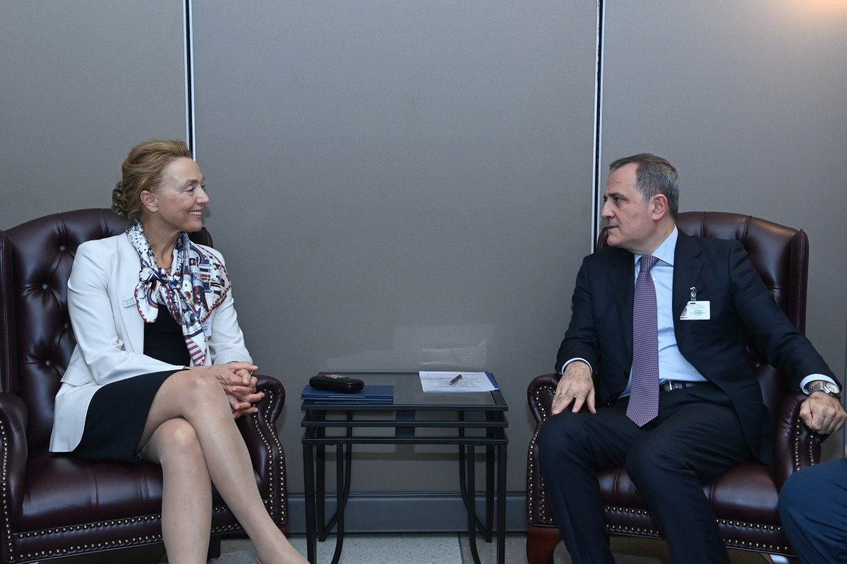 Ceyhun Bayramov Avropa Şurasının Baş katibi Mariya Peyçinoviç Buriç ilə görüşüb