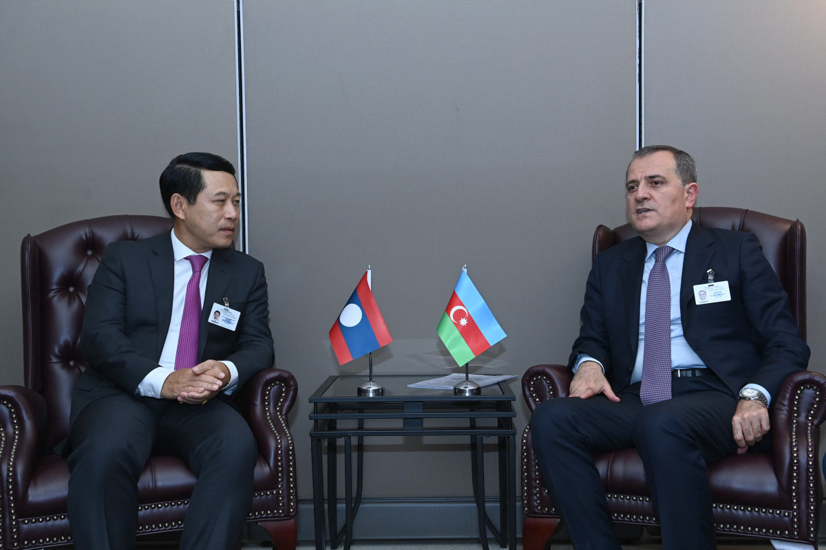 Azerbaijani FM meets with counterparts from Laos and Nicaragua