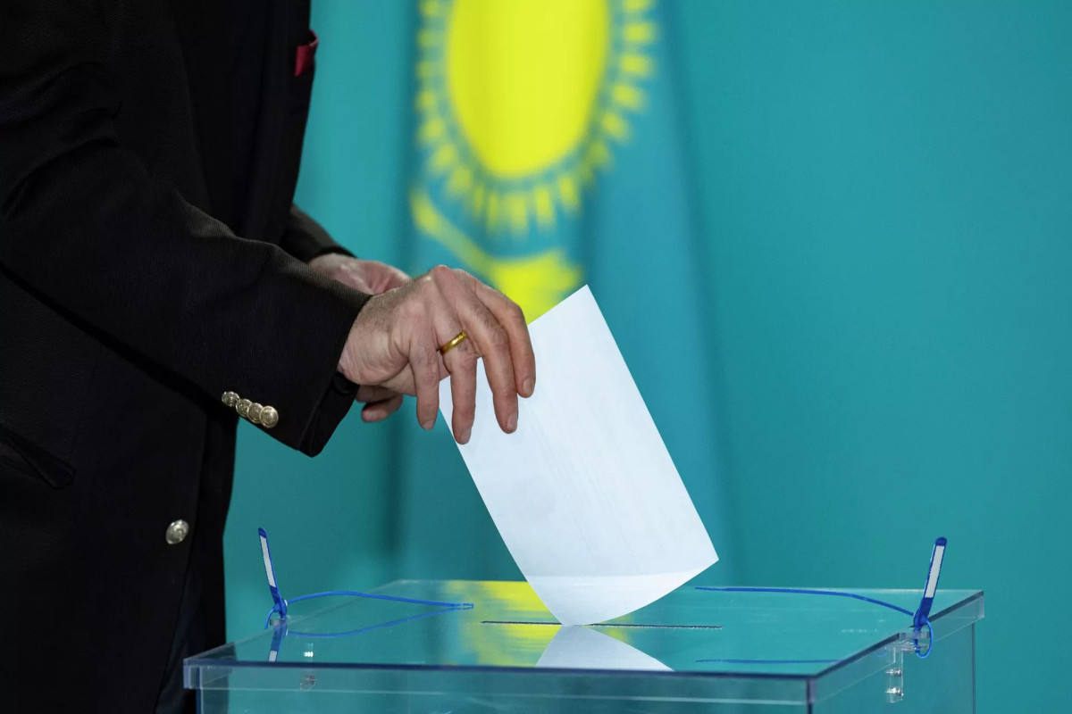 Kazakh leader calls snap presidential election on Nov.20
