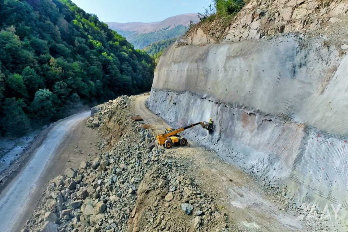 Toğanalı-Kəlbəcər-İstisu yolunun və Murovdağ tunelinin inşası davam etdirilir - FOTO 