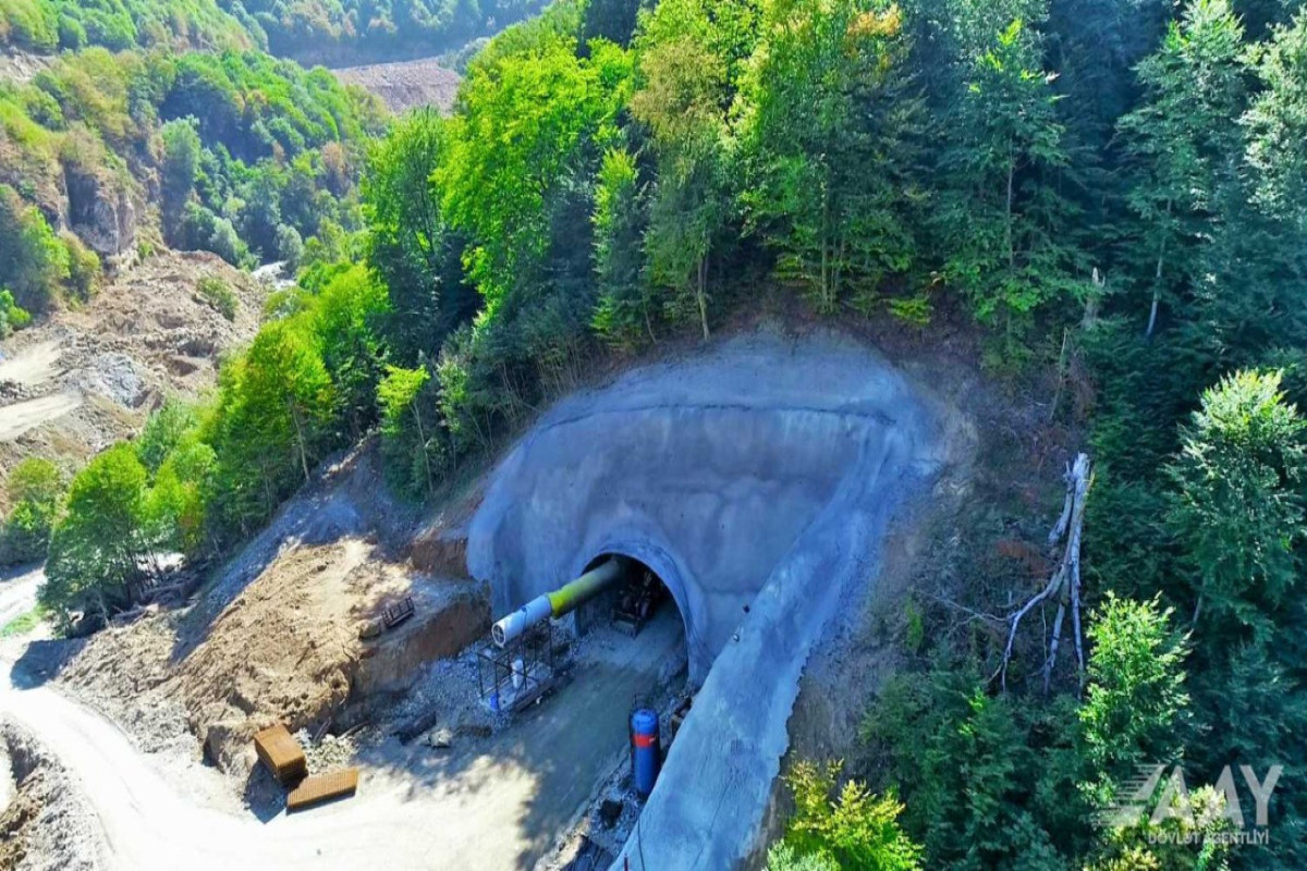 Продолжается строительство дороги Тоганалы-Кяльбаджар-Истису и туннеля Муровдаг-ФОТО 