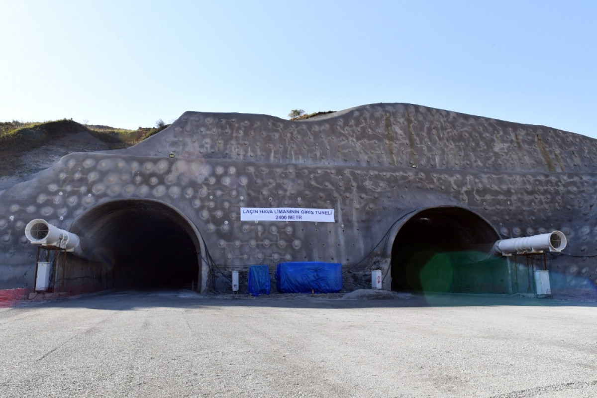 Prezident Laçın rayonuna səfər edib, Kəlbəcər-Laçın yolunda yeni inşa edilən tunellə tanış olub  - FOTO 