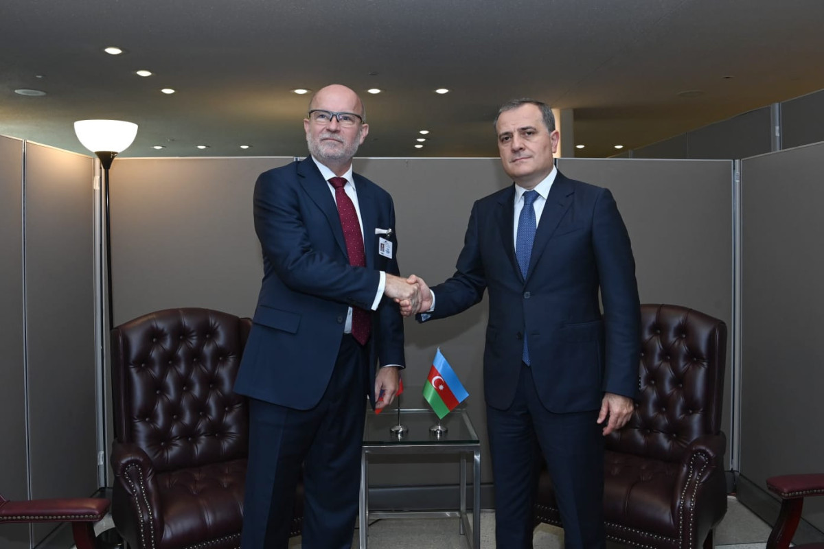 Джейхун Байрамов встретился с министром иностранных и европейских дел Словацкой Республики Растиславом Качером