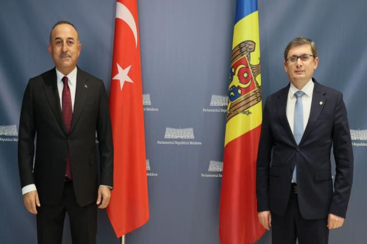 Çavuşoğlu Moldovanın xarici işlər naziri Niku Popesku ilə görüşüb