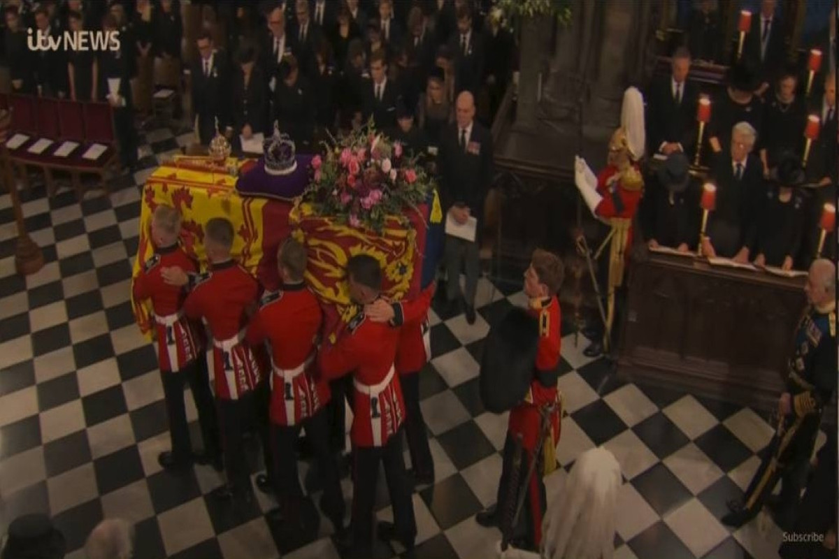 Семья королевы наложила вето на использование видео с ее похорон