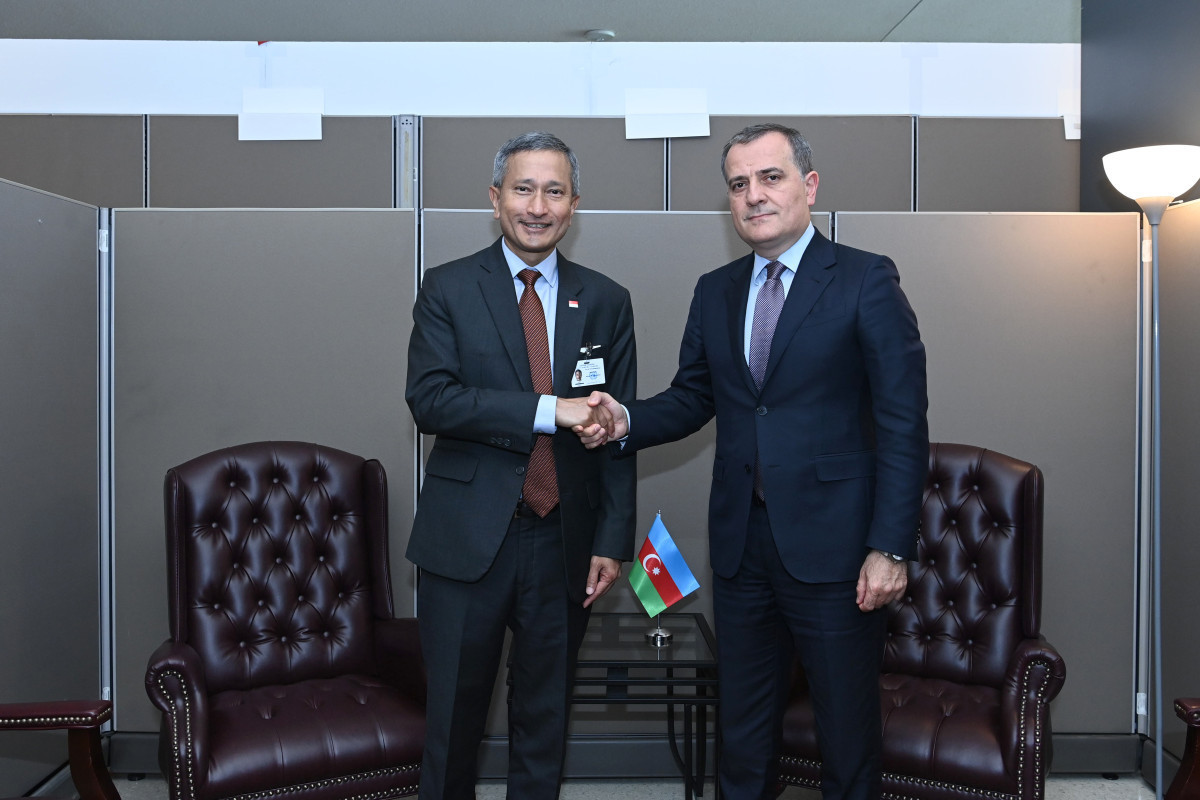 Azerbaijan's FM meets with the Minister of Foreign Affairs of Singapore