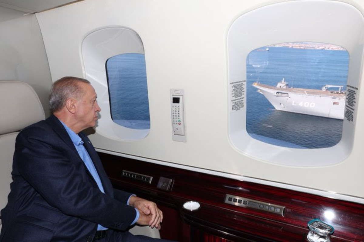 Эрдоган с вертолета осмотрел строящийся флагман ВМС Турции-ФОТО 
