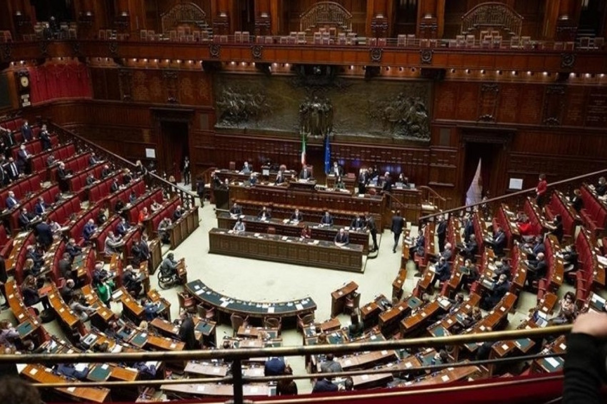 В Италии проходят внеочередные парламентские выборы