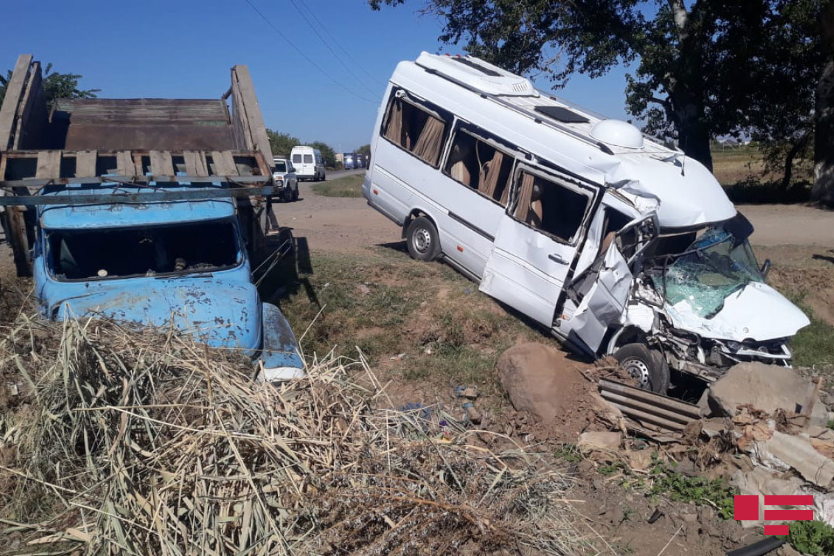Bus collision on Baku-Gazakh highway injured 15 passengers