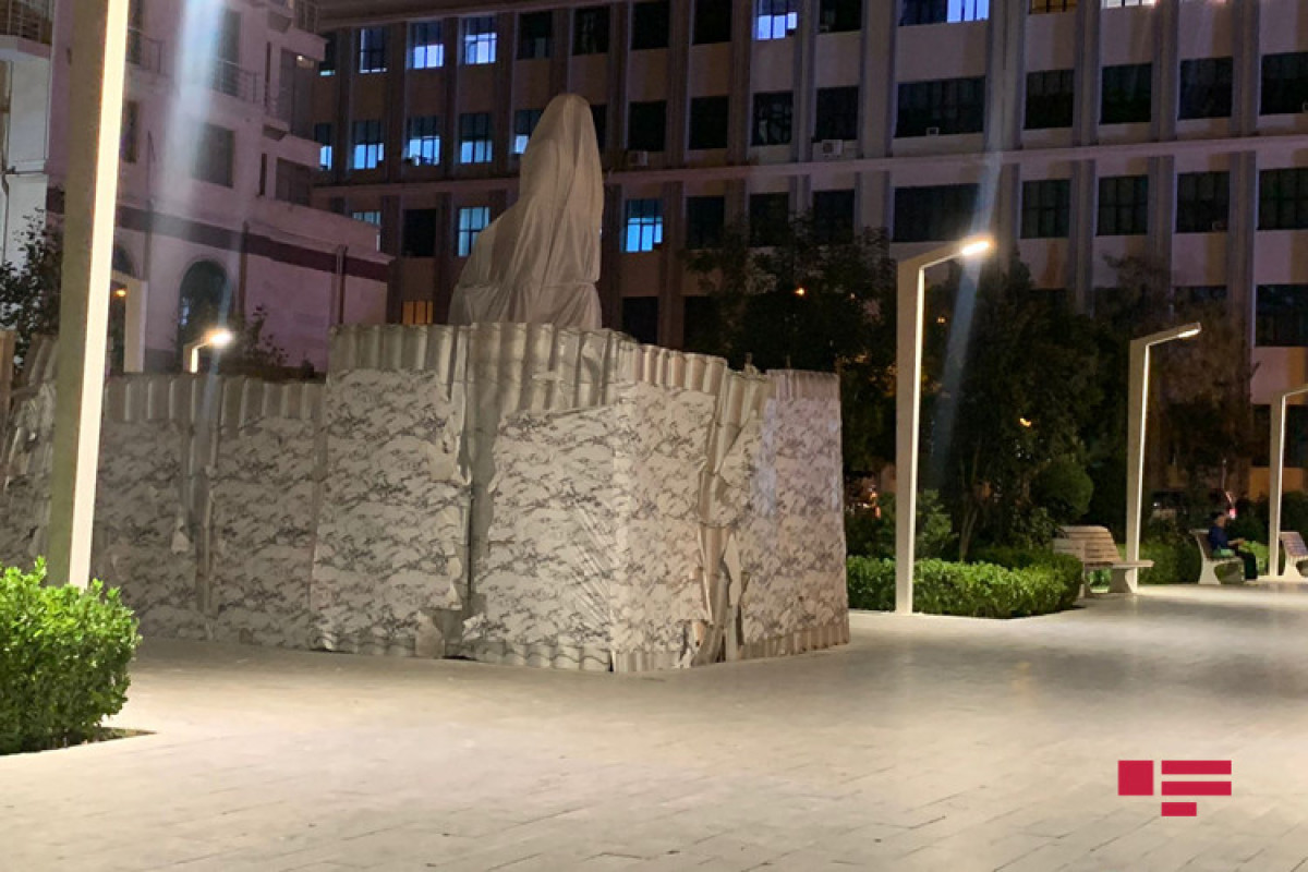 В Баку установлен памятник Тофигу Гулиеву-ФОТО 