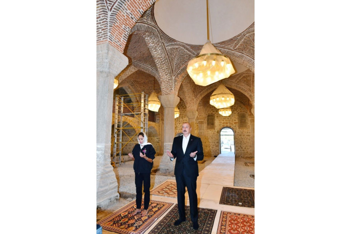 President Ilham Aliyev and First Lady Mehriban Aliyeva visited Yukhari Govharagha Mosque in Shusha-UPDATED 