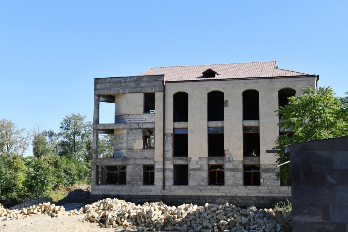 Здание Шушинской жилищно-коммунальной и ремонтной службы