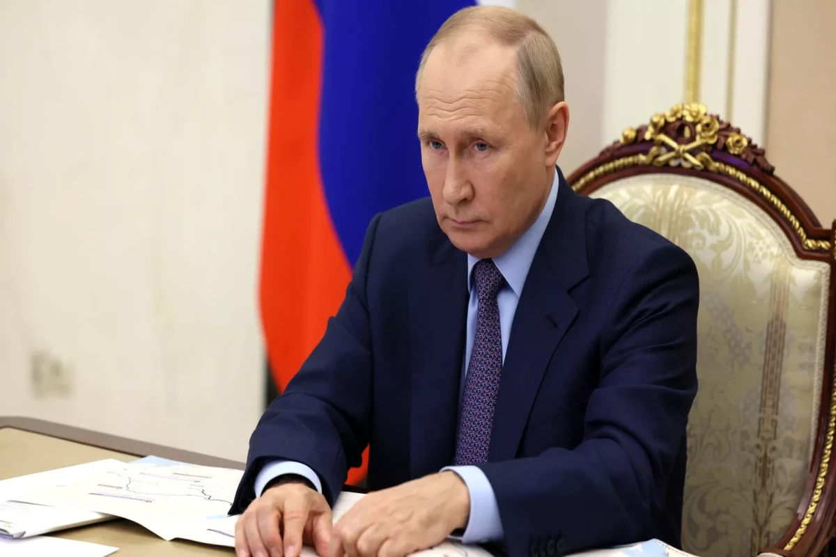 Putin signs decree recognizing Zaporozhye, Kherson regions as Independent Territories