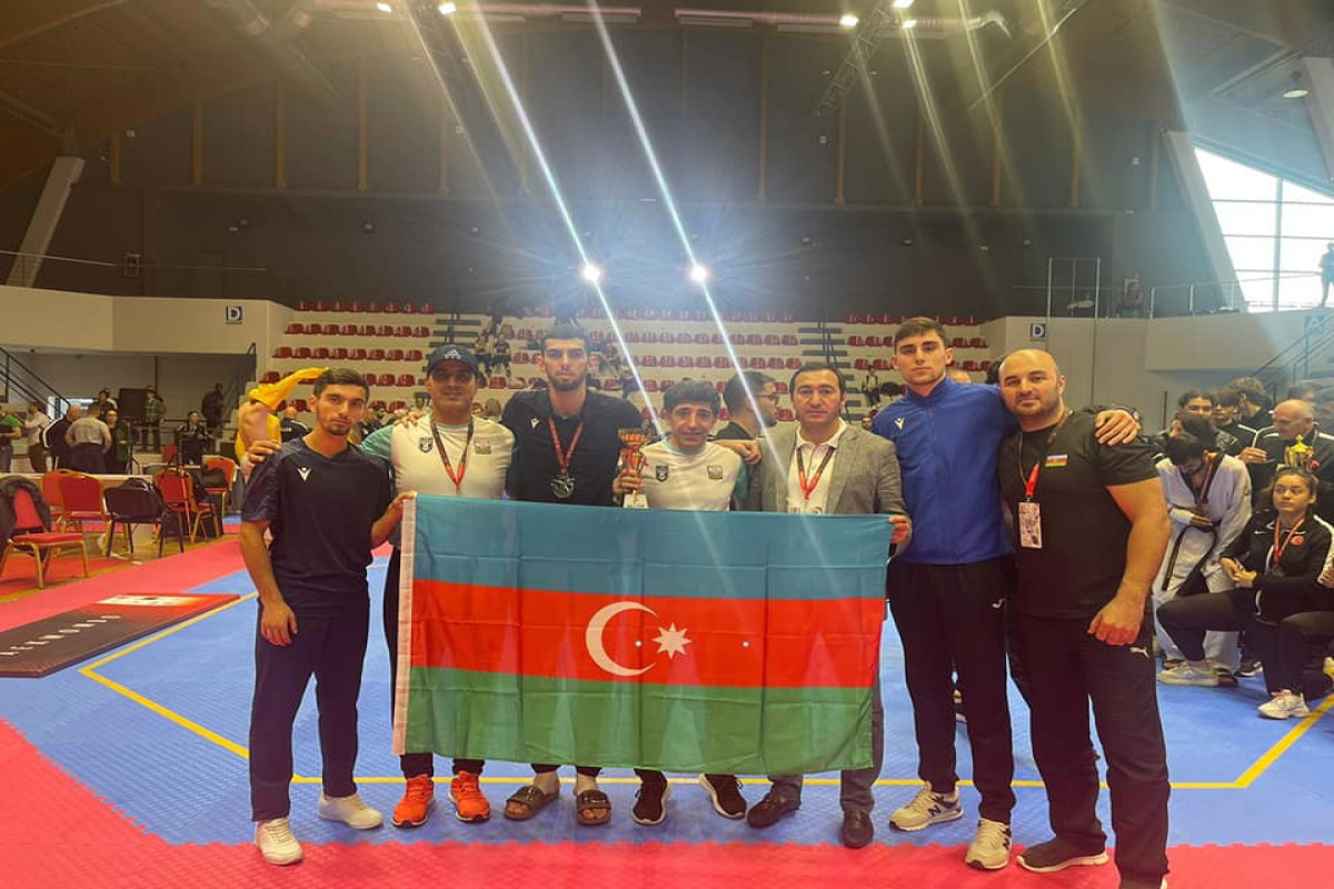 Azərbaycan taekvondoçusu Avropa çempionatında gümüş medal qazanıb - FOTOLENT 