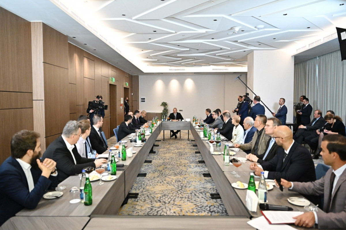 President Ilham Aliyev met with representatives of Bulgarian business communities in Sofia-UPDATED 