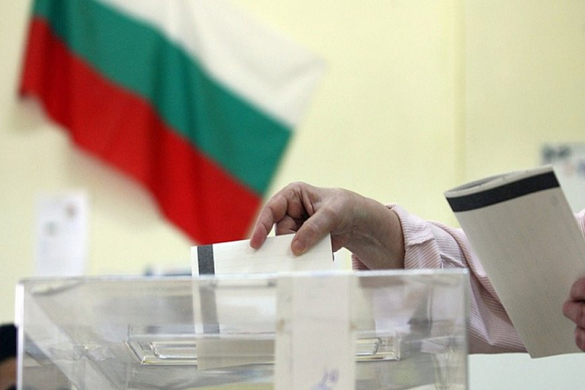 В Болгарии началось голосование на досрочных выборах в парламент -ОБНОВЛЕНО 