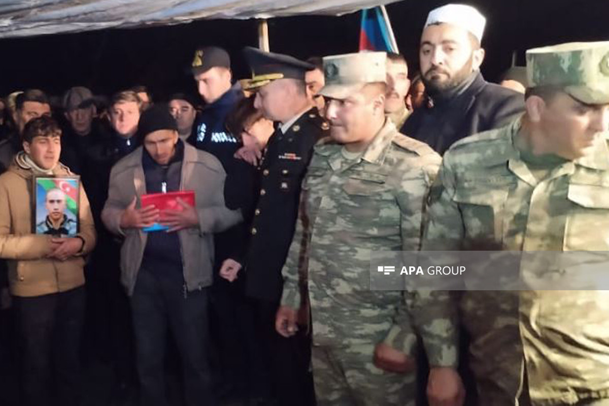Minaya düşərək şəhid olan hərbçi dəfn edilib - FOTO 