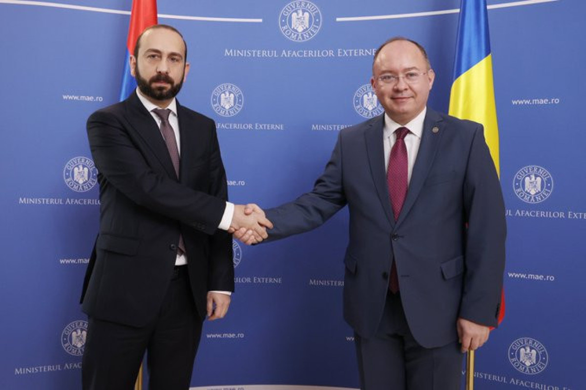 Ermənistan xarici işlər naziri Ararat Mirzoyan, Rumıniya xarici işlər naziri Boqdan Auresku