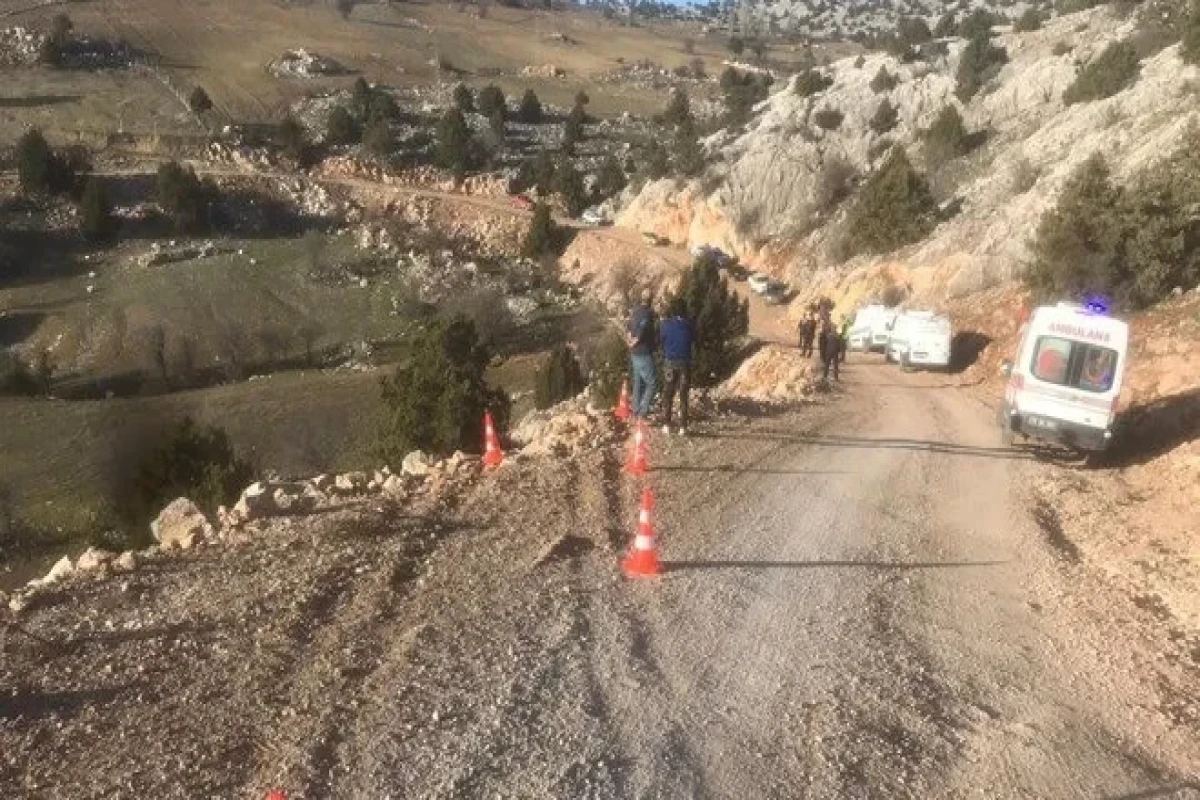 Türkiyədə avtomobil aşıb, 5 nəfər ölüb