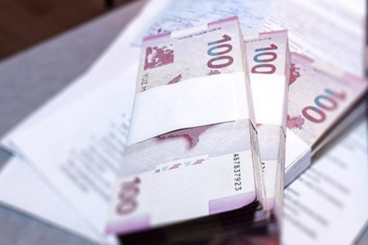 В Азербайджане за последний месяц денежная база выросла на 2,5%