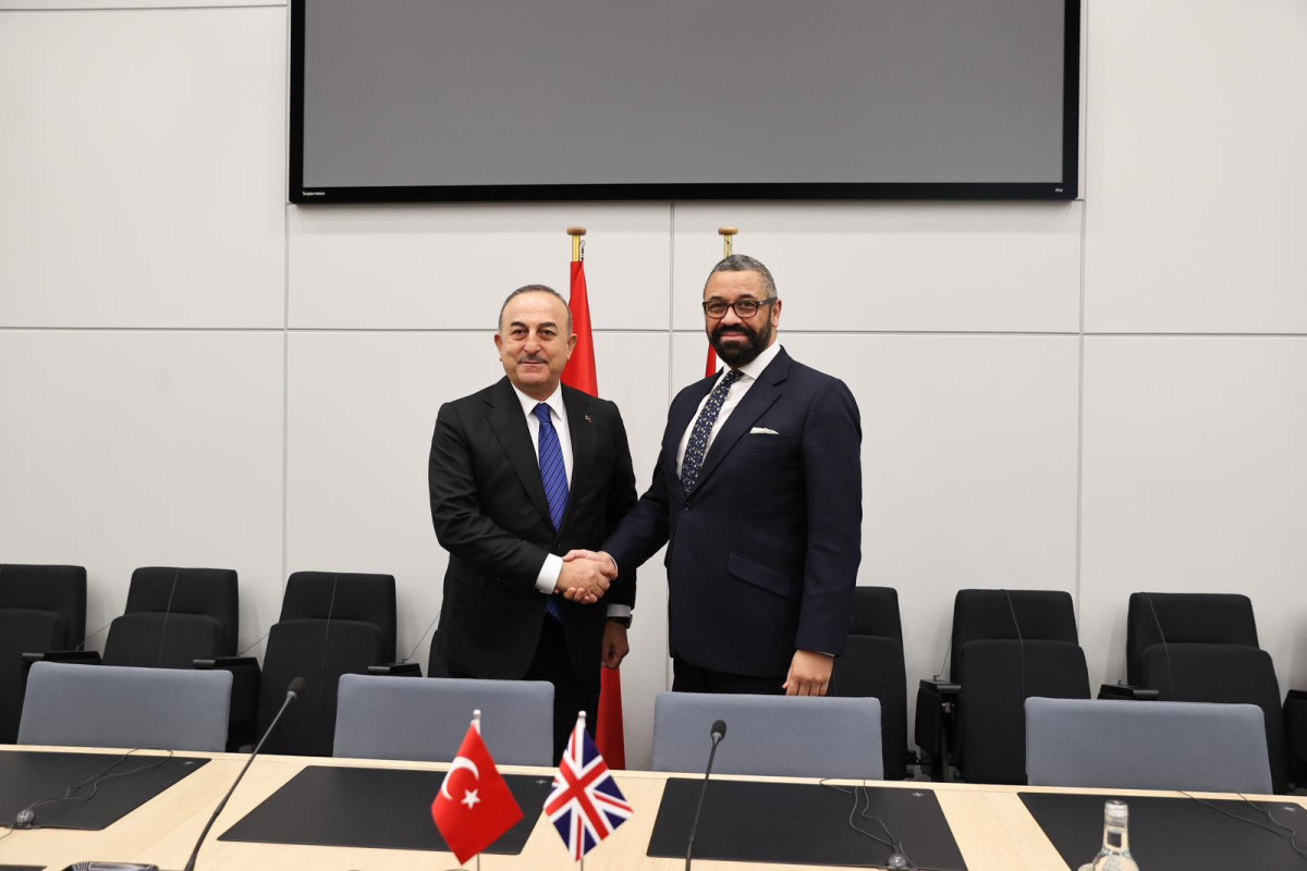 Çavuşoğlu britaniyalı həmkarı ilə NATO-nun genişlənməsini müzakirə edib
