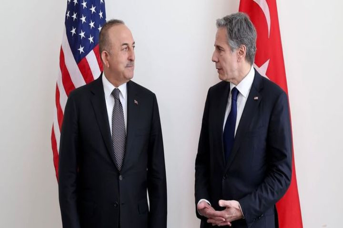 Çavuşoğlu Blinkenlə F-16-ların Türkiyəyə göndərilməsini müzakirə edib