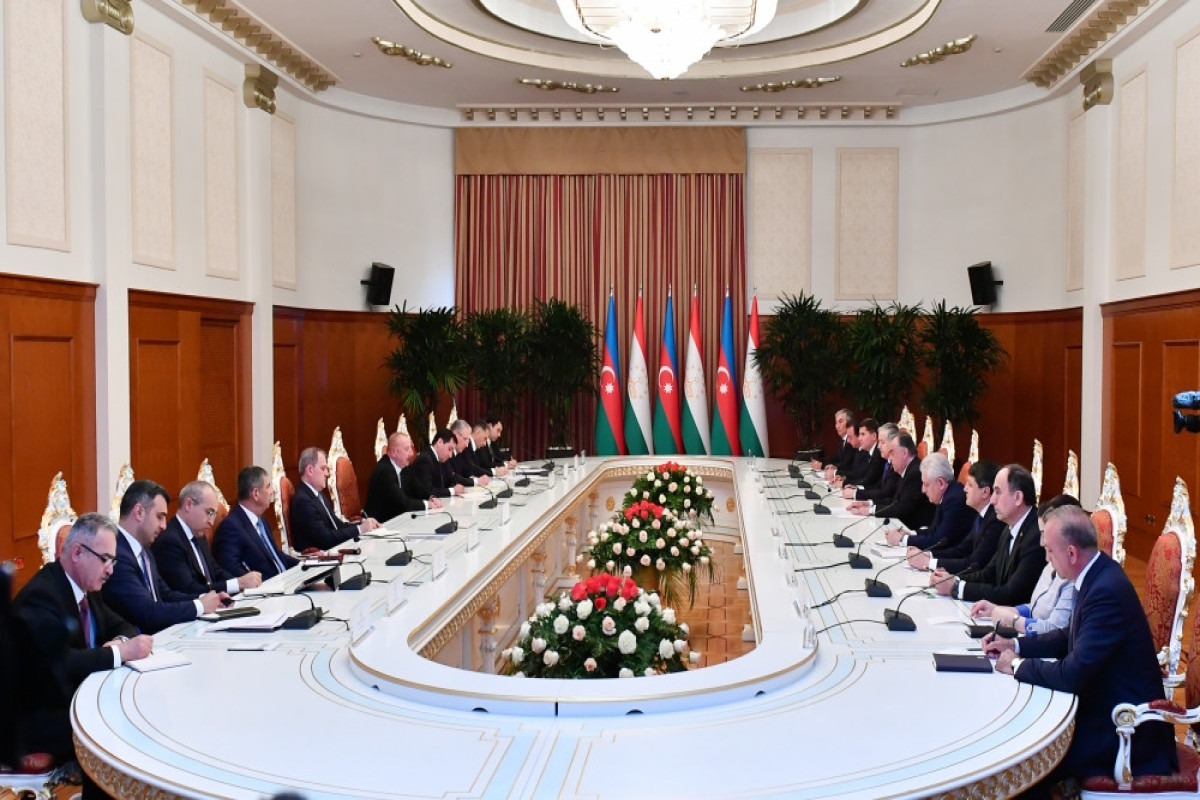 Azərbaycan və Tacikistan prezidentlərinin geniş tərkibdə görüşü olub - YENİLƏNİB-1 