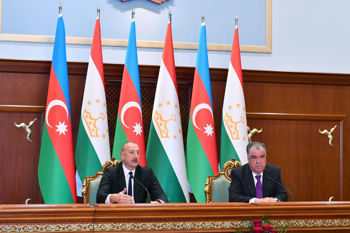 Prezident İlham Əliyev: Tacikistanda dahi Azərbaycan şairi Nizami Gəncəvini sevirlər və ona ehtiram bəsləyirlər