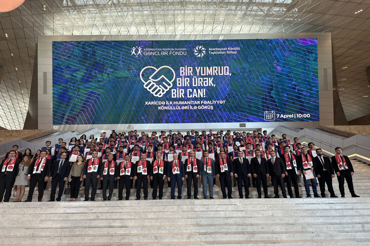 Türkiyə səfiri bir qrup könüllüyə təşəkkürnamə verib