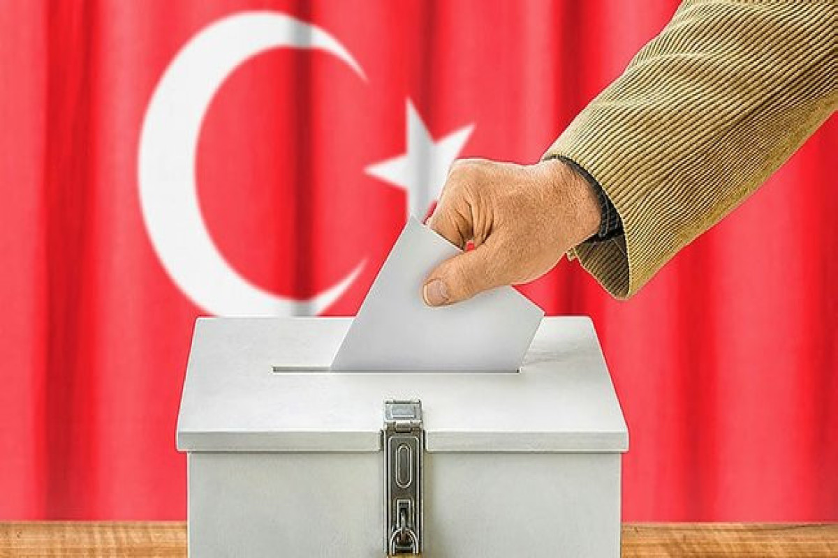 Azərbaycan vətəndaşları Türkiyədə növbəti prezident seçkilərində Ərdoğanı qalib görmək istəyir - SORĞU 
