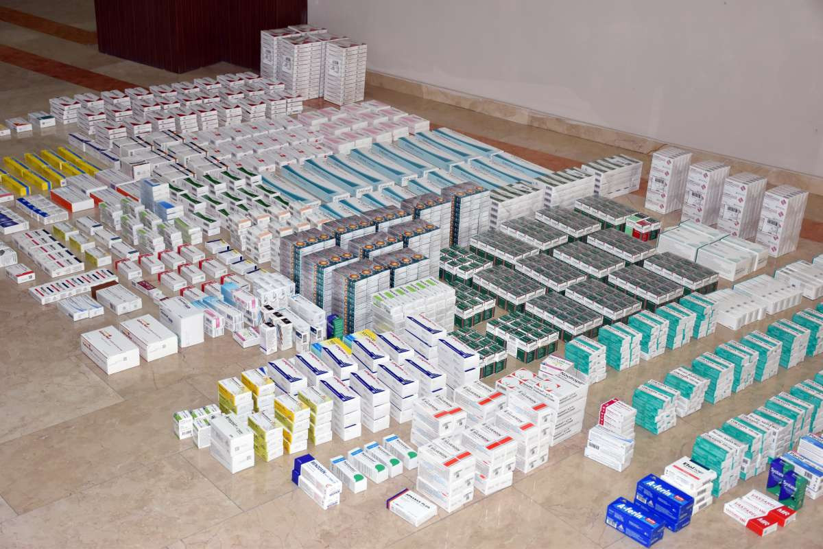 Naxçıvana qanunsuz keçirilən dərman preparatları aşkar edilib