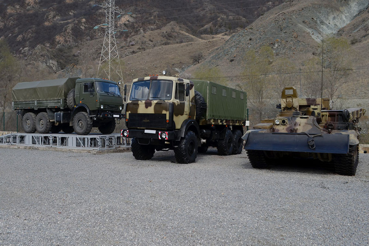 Azad edilmiş ərazilərdə yeni hərbi obyektlər istifadəyə verilib - VİDEO 
