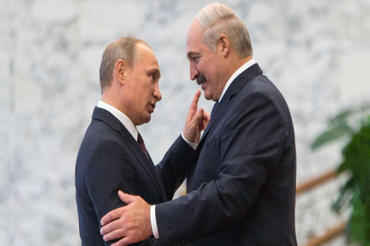 Putin Lukaşenkonu Kremldəki mənzilinə dəvət edib