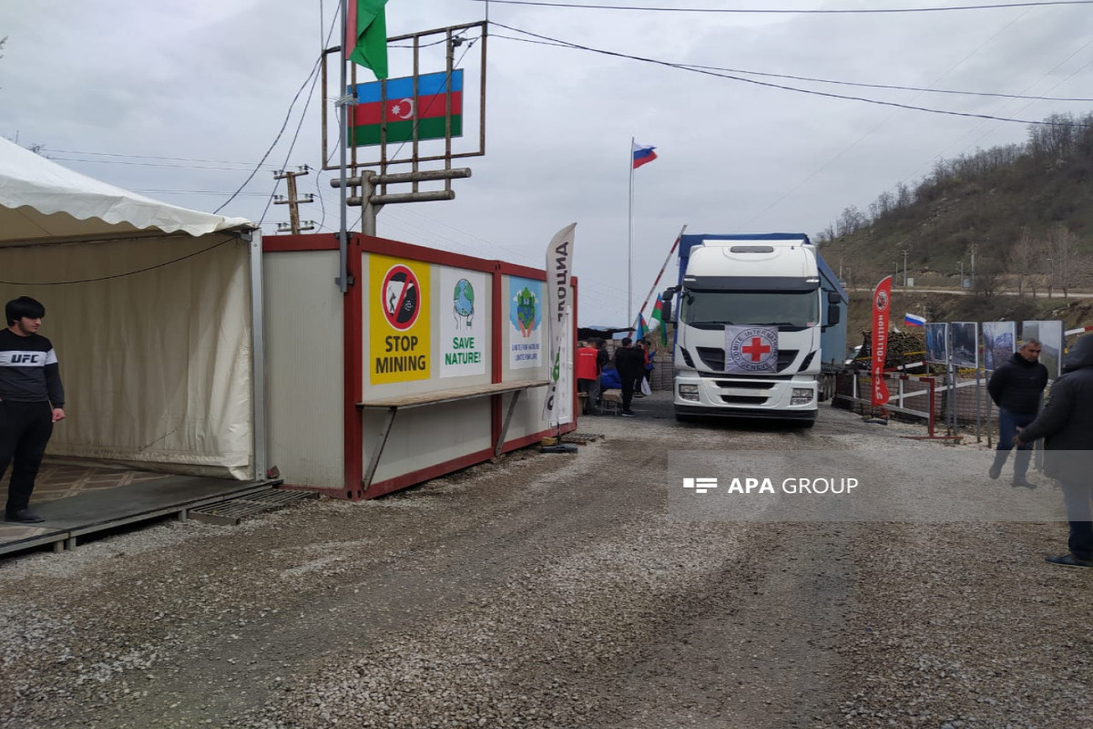 Laçın-Xankəndi yolundan BQXK-nın avtomobilləri keçid edib - FOTO  - YENİLƏNİB 