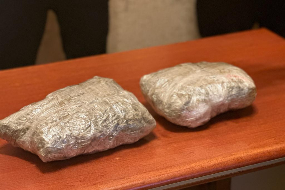 Narkotikin təsiri altında maşın sürən şəxs və sərnişinləri saxlanılıb