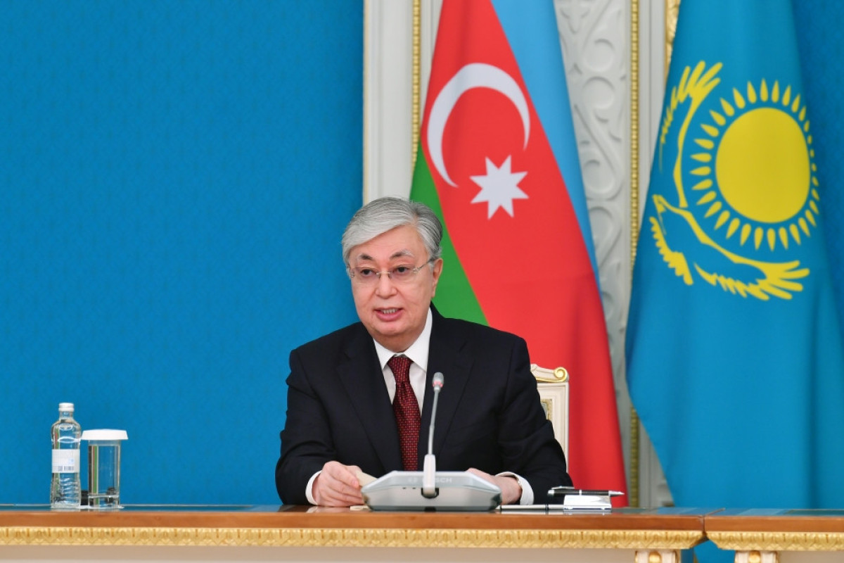 Tokayev: Transxəzər Beynəlxalq Nəqliyyat Marşrutunun potensialının tam açılması böyük əhəmiyyət kəsb edir