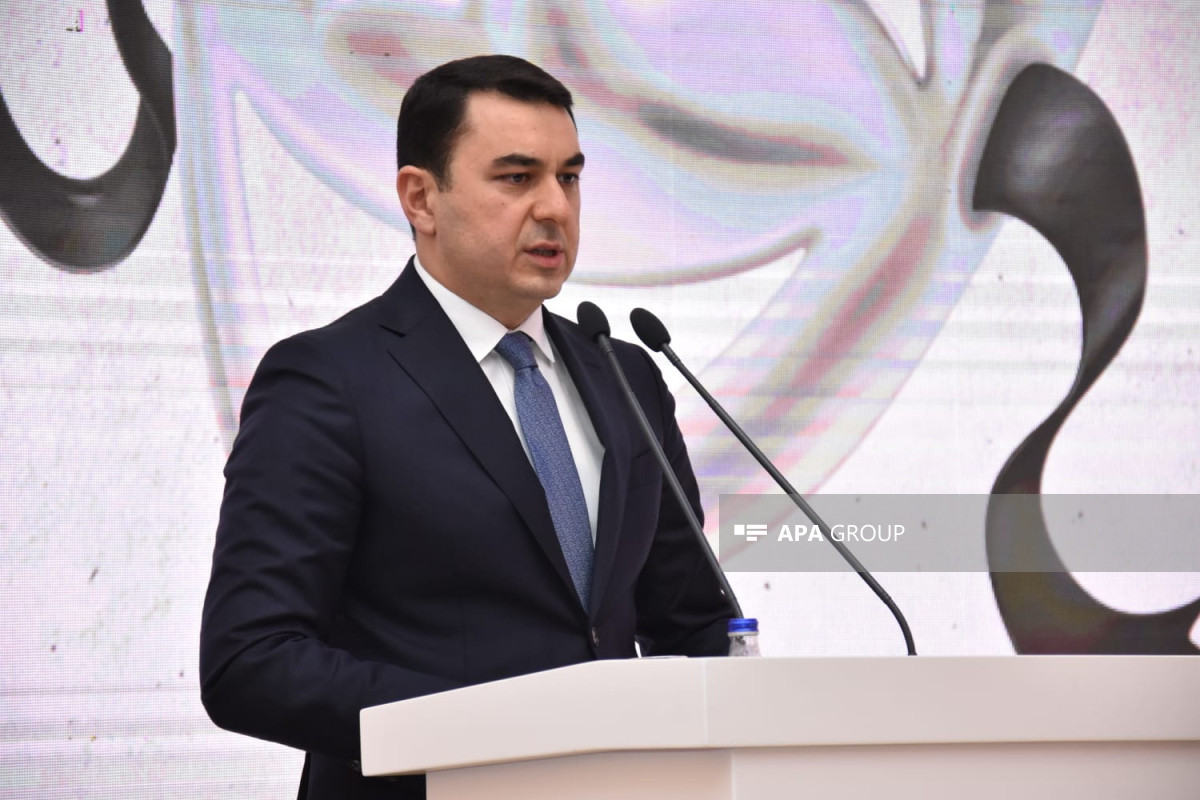 Adil Kərimli: Teatr sahəsində problemlərin sistemləşdirilməsi istiqamətində forumun rolu böyük olacaq