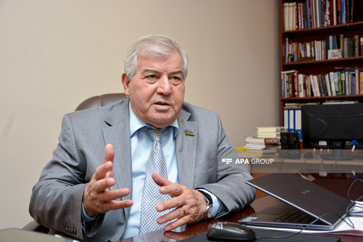 Sabir Rüstəmxanlı
