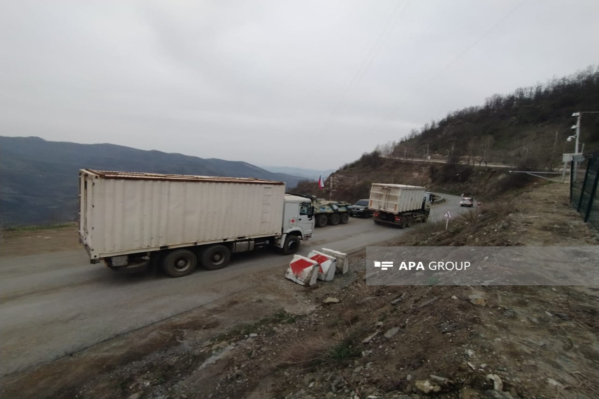 İçində erməni əsilli sakinlər olan BQXK maşınları Laçın-Xankəndi yolundan maneəsiz keçib - YENİLƏNİB 