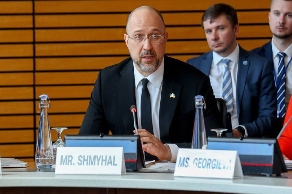 Denis Şmıqal