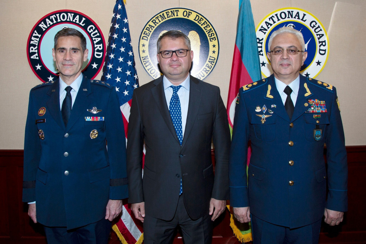 Azərbaycan HHQ komandanı ABŞ Milli Qvardiya Bürosu rəhbərinin müavini ilə görüşüb