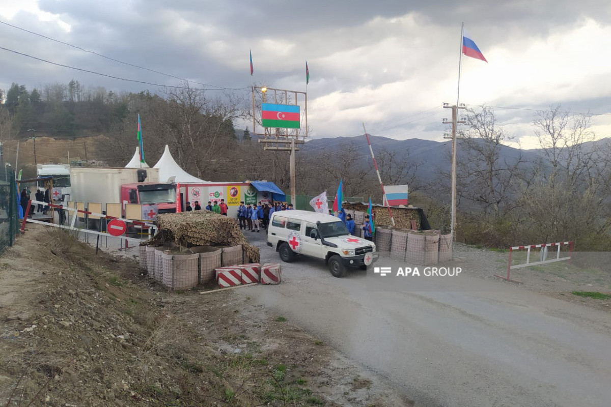 Laçın-Xankəndi yolundan BQXK-nın avtomobilləri keçib - FOTO  - YENİLƏNİB 