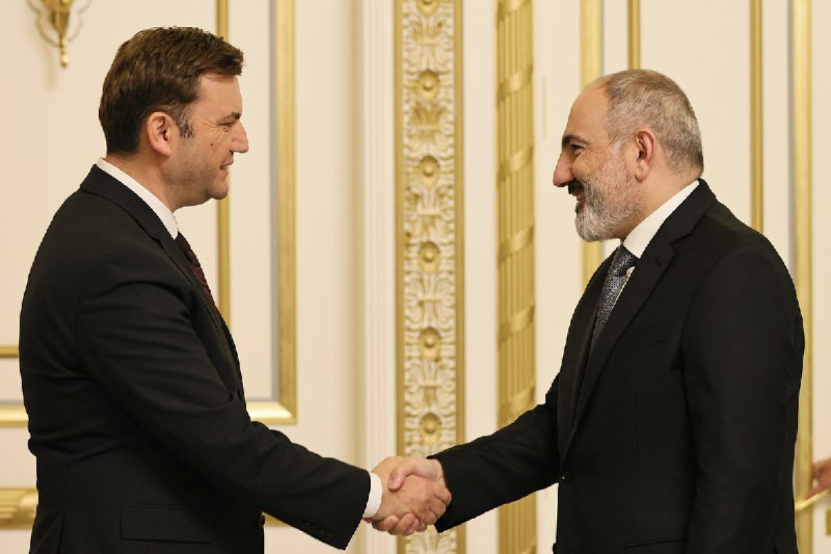 Bujar Osmani - Nikol Paşinyan
