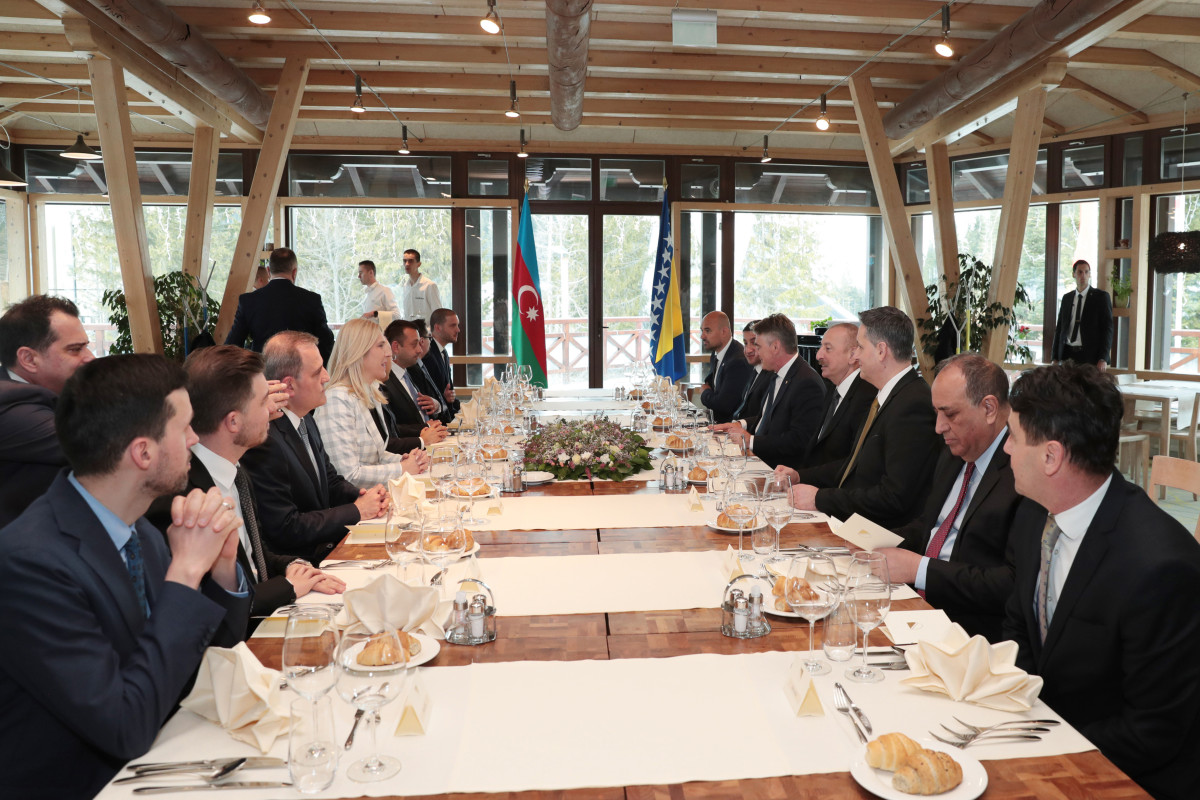 Sarayevoda Prezident İlham Əliyevin şərəfinə Bosniya və Herseqovinanın Rəyasət Heyəti tərəfindən rəsmi nahar verilib