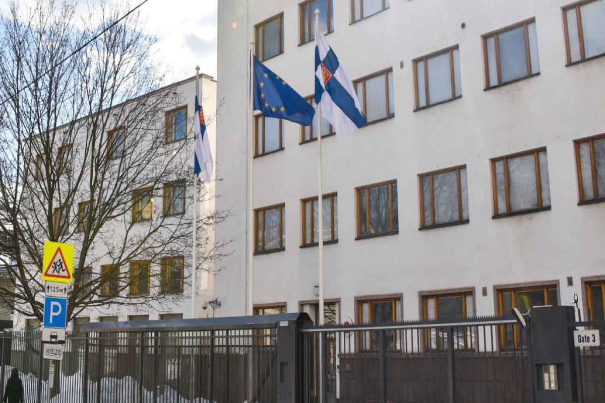 Finlandiyanın Rusiyadakı səfirliyinə içində barıt olan məktub göndərilib