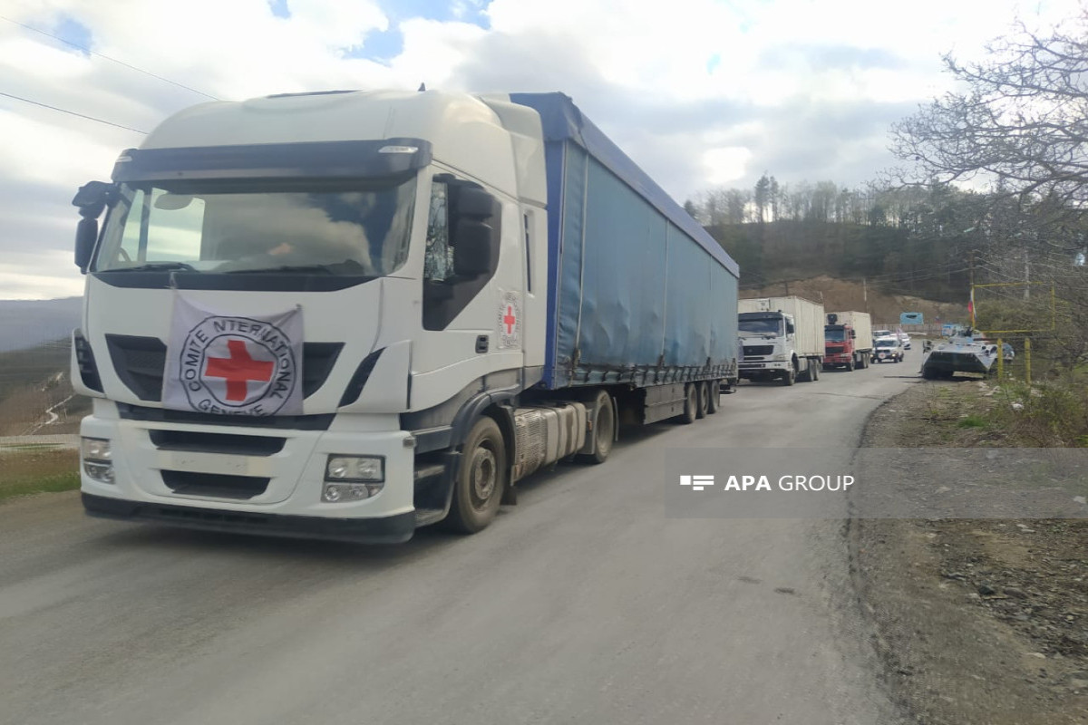 Laçın-Xankəndi yolundan BQXK-nın maşın karvanı keçib  - FOTO   - YENİLƏNİB 